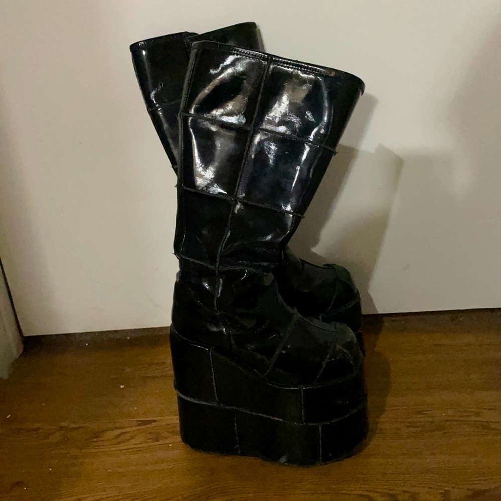 Demonia patent double stack platforms